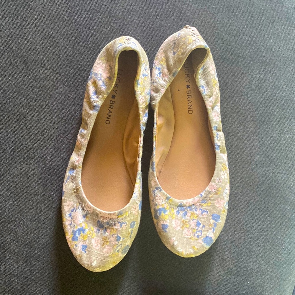 lucky brand floral ballet flat size 10